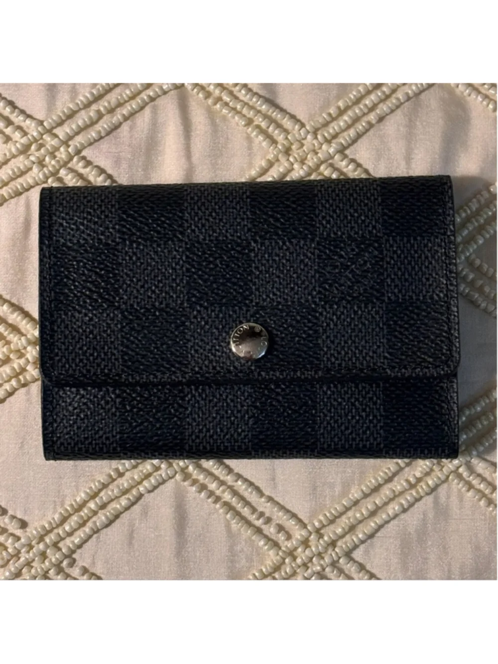 Luxury Louis Vuitton Damier Keyholder with Dustbag Like New Condition